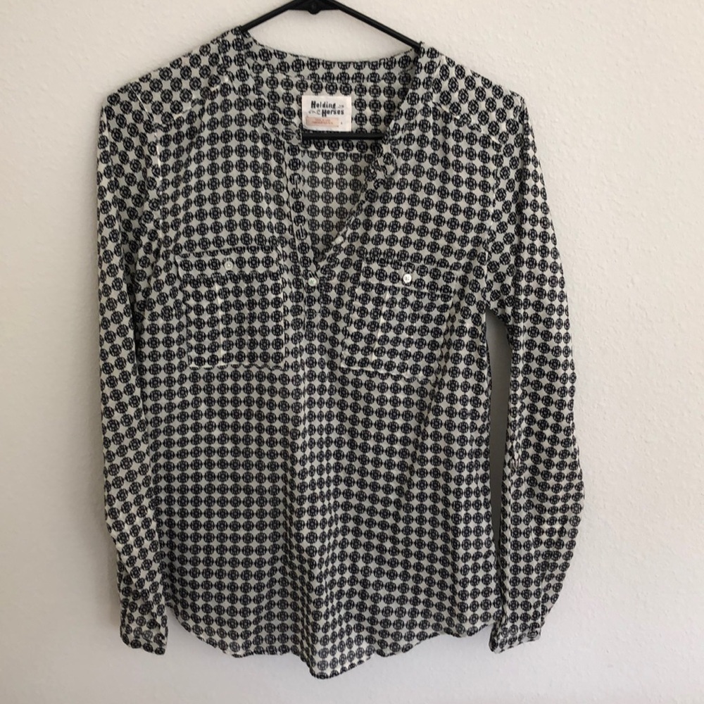 Anthropology popover black and white top